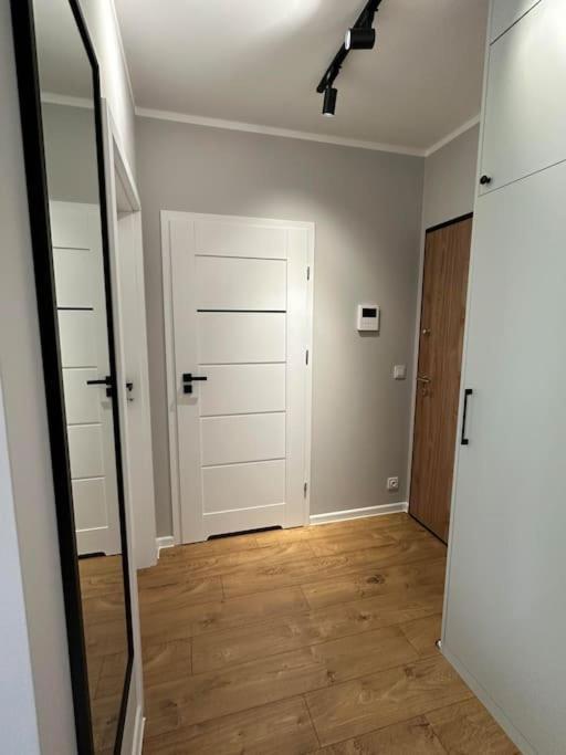 Project Comfort Lazurowa 15A/85 Blisko Jednostki Wat Warszawa Apartamento Exterior foto